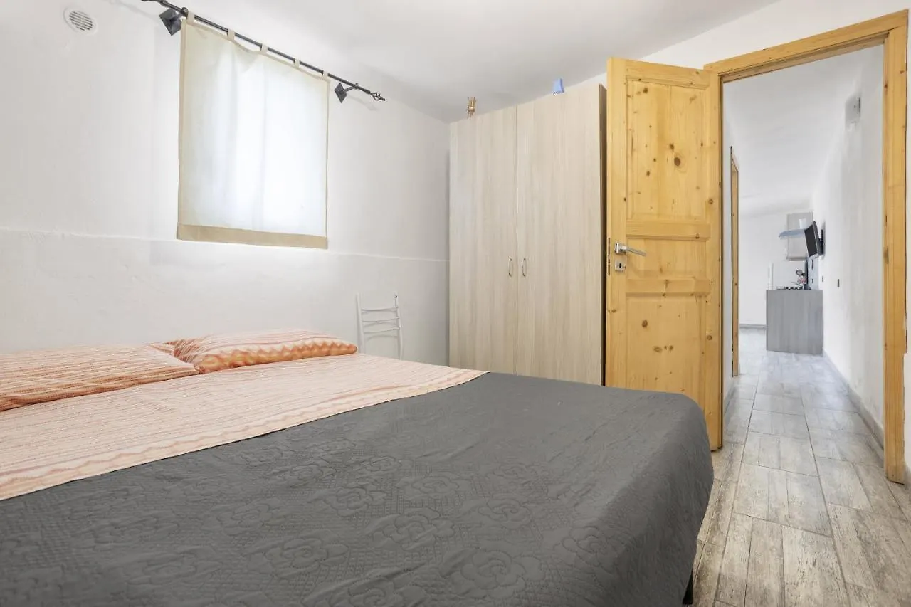 شقة Letizia House شينيسي 0*,